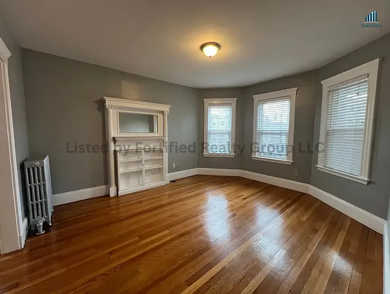 142 Washington St #1