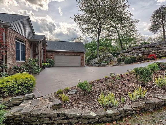 4th image of 69 Quail Hollow Dr