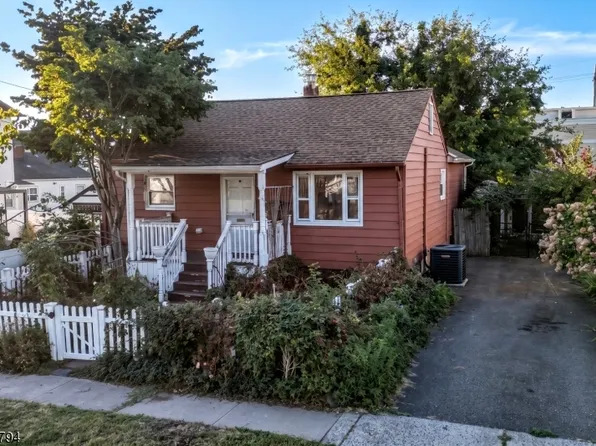 6 Roosevelt Ave, Totowa Boro, NJ 07512