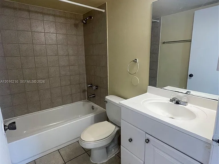 6255 Kendale Lakes Cir #116 — Photo 12