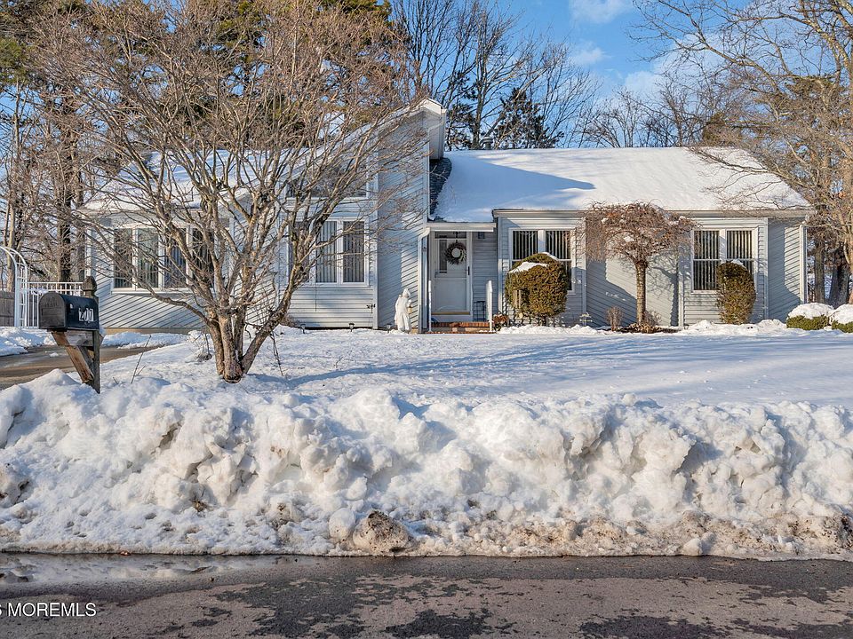 1st image of 277 Bayville Avenue