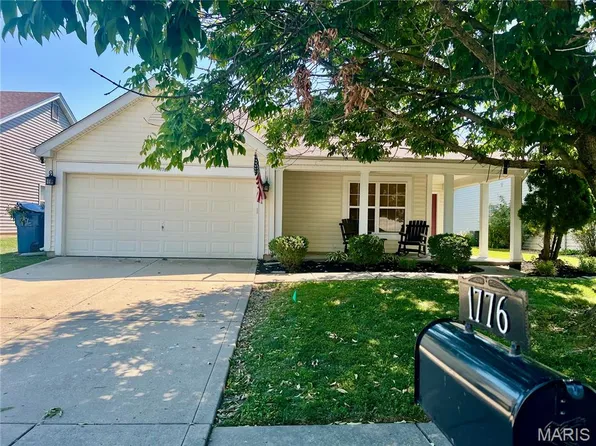 1776 Ambrose Terrace Dr, Swansea, IL 62226