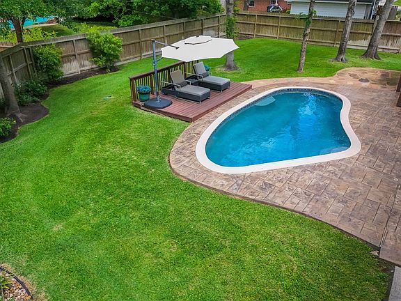 3rd image of 24610 Gilbough Drive