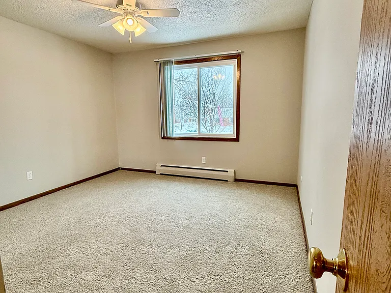 Edgerton Highlands Apartments — Photo 47