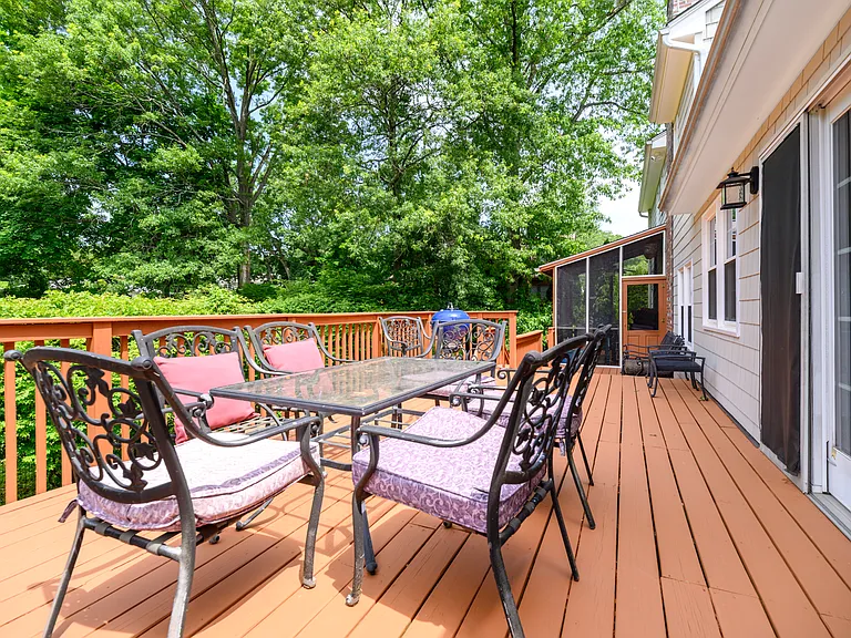 44 Newfield Ct — Photo 28