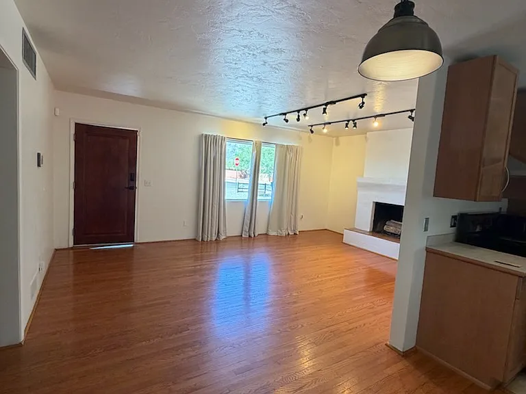 1290 E Allen Rd — Photo 6