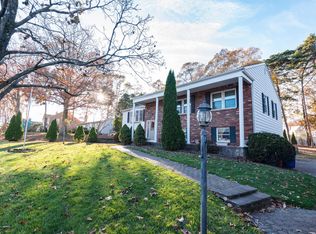 6 Lawrence Dr, Brick, NJ 08724