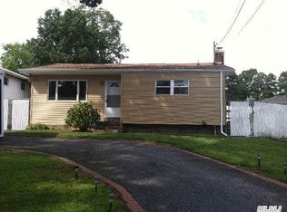 413 Fir Grove Rd, Ronkonkoma, NY 11779