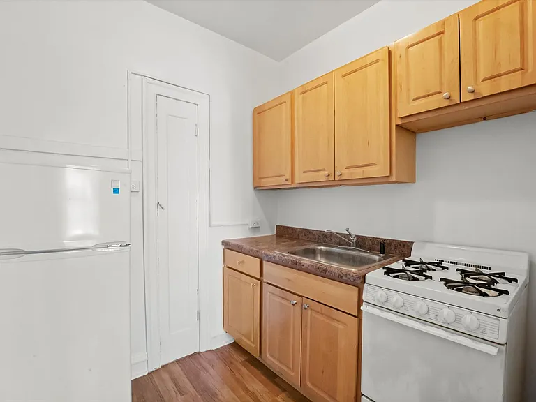 2536 Sawyer LLC — Photo 44