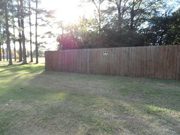 4th image of 404 S Newcombe Ave