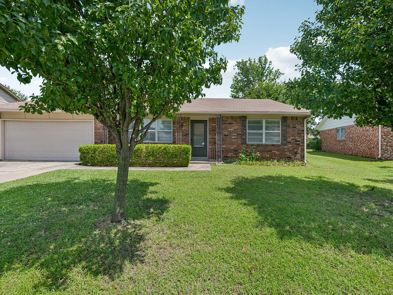 3 bed, 1580 sqft, $1,750 — Photo 2