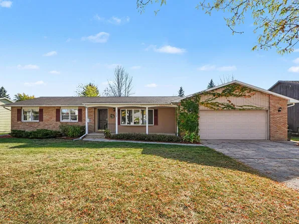 2106 Garside Dr, Essexville, MI 48732