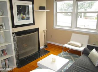 327 10th St SE APT 10, Washington, DC