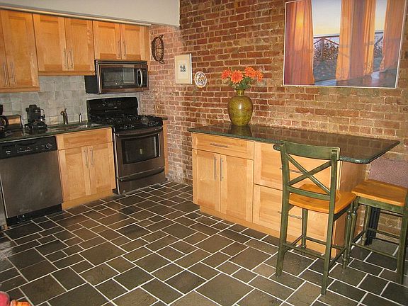 3rd image of 14 W 87th St APT 2
