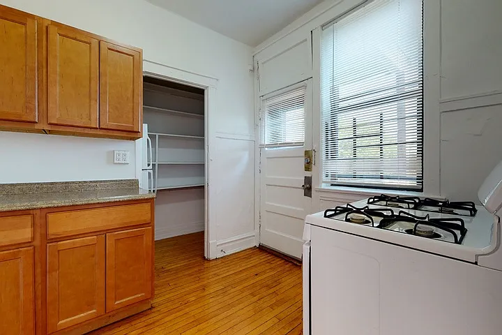 5411-5421 S. Ellis Avenue — Photo 13