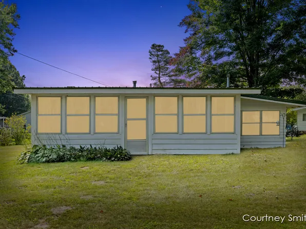 620 Oxbow Dr, Barryton, MI 49305
