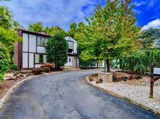 119 Timberhill Dr, East Hanover, NJ 07936