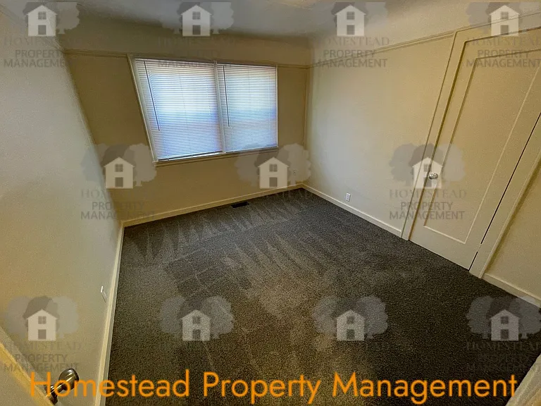 287 SE Ash St — Photo 22