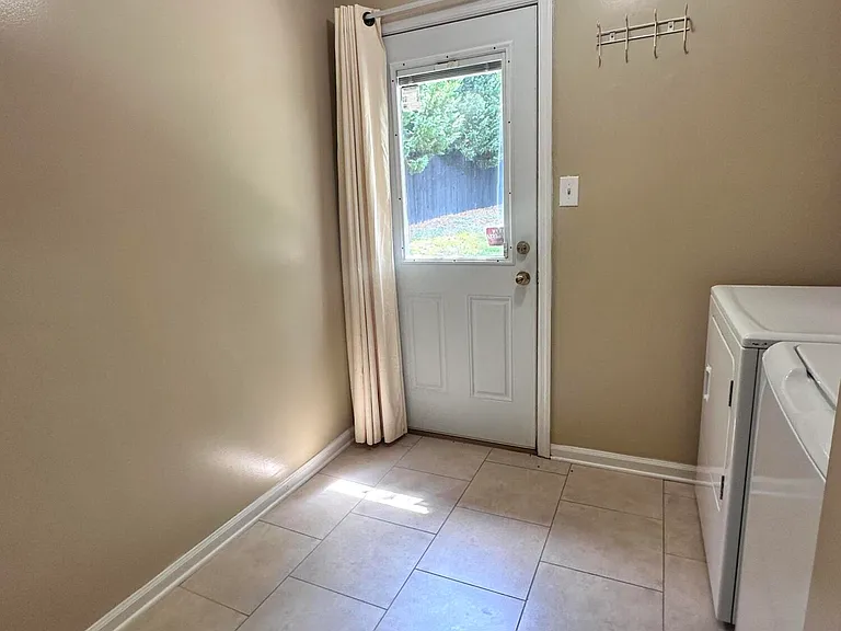 4497 Amanda Ln — Photo 23