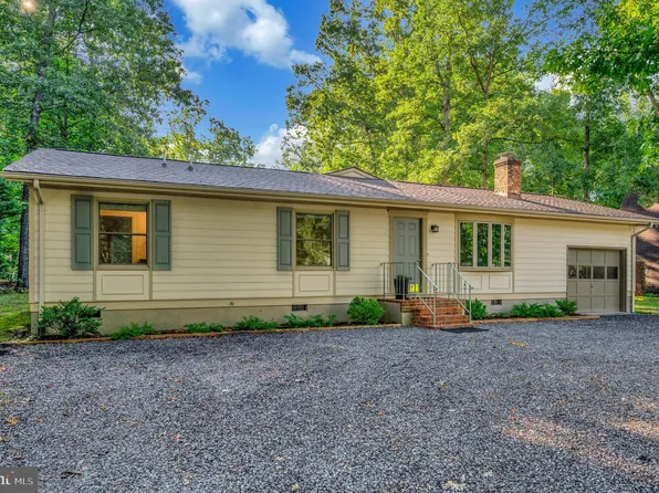 1113 Lakeview Pkwy, Locust Grove, VA 22508