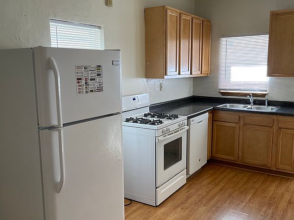 2nd image of 523 E Burlington St APT 2