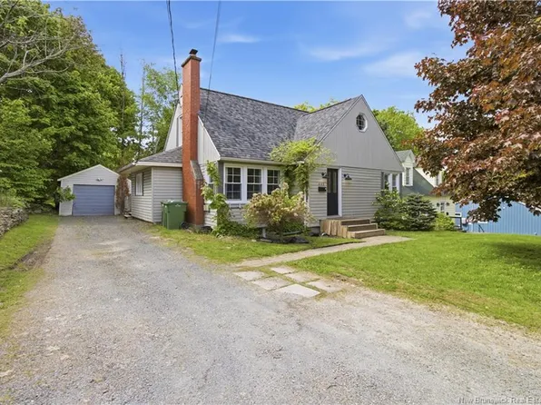 683 Mitchell St, Fredericton, NB E3B 3S7