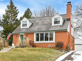 2007 N 69th St, Wauwatosa, WI 53213