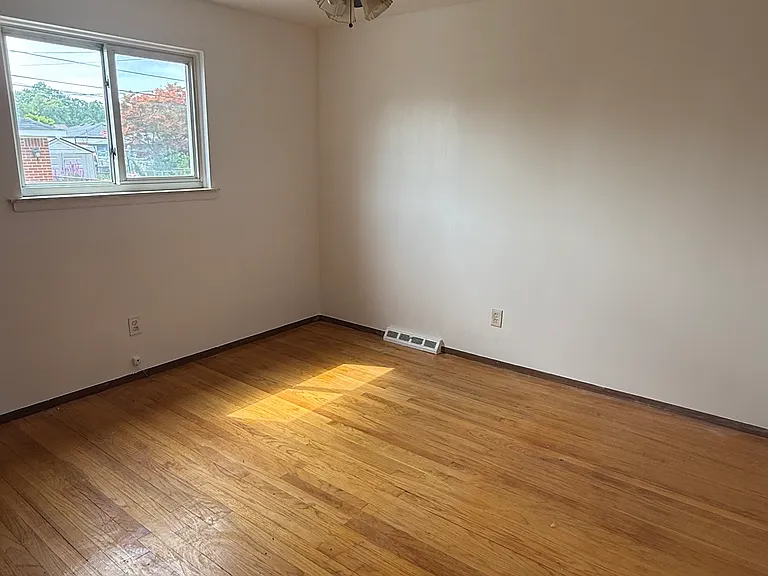 5645 Centralia St — Photo 10