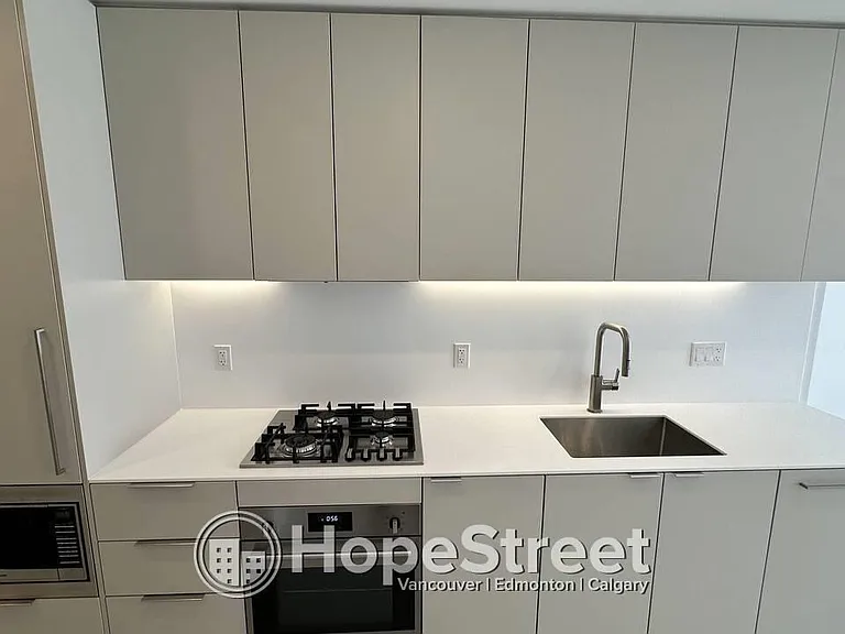 1120 Georgia St E — Photo 6