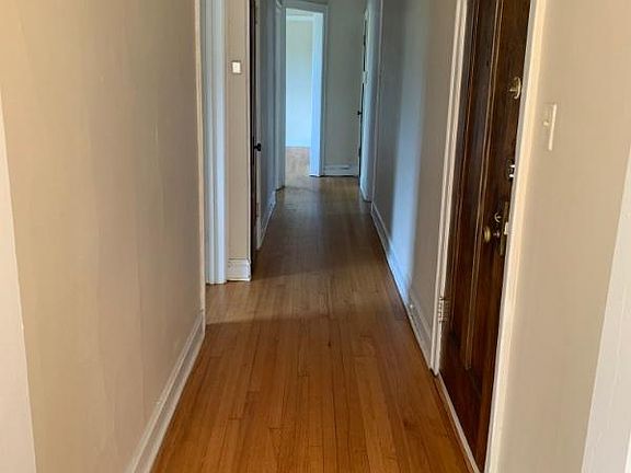4th image of 4459 N Artesian Ave