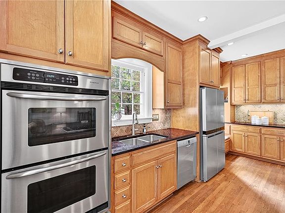5th image of 1190 Cumberland Rd NE