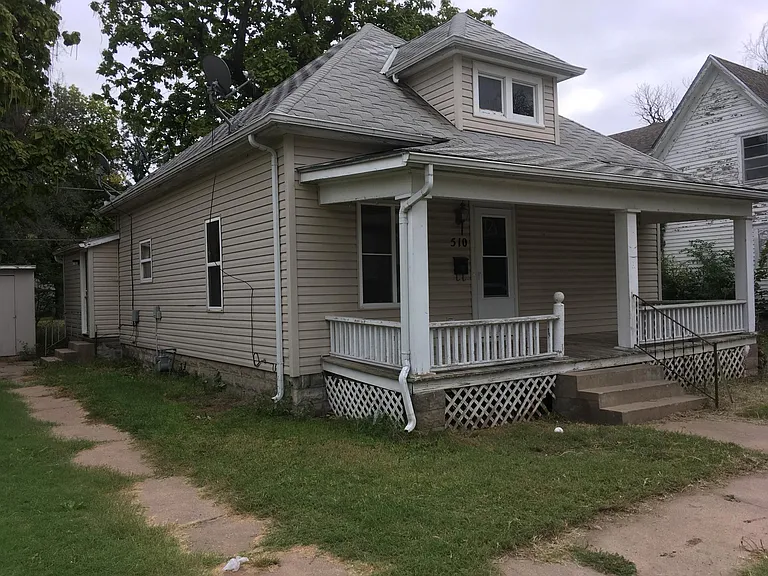 510 N Walnut St — Photo 1