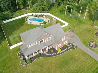 24 Eagles Nest Rd, Newton, NJ 07860