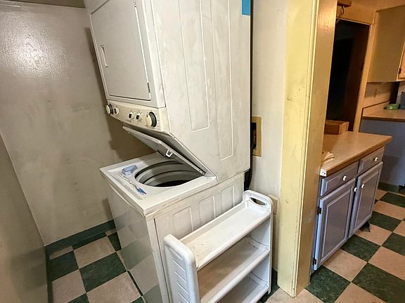 5th image of 372 North St