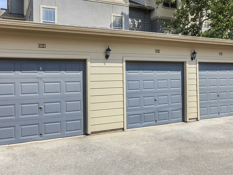 Park Hill Apartments — Photo 35