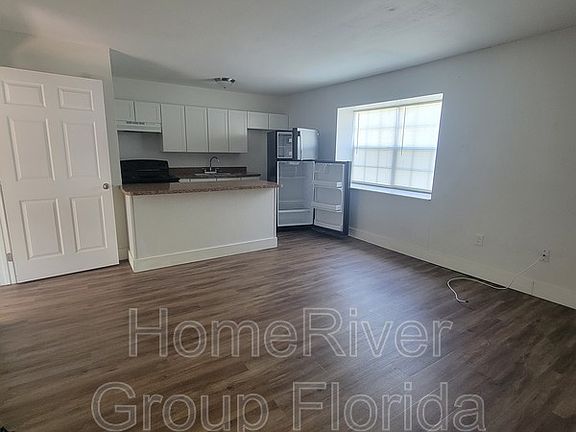 3rd image of 11600 Mendel Dr APT 2