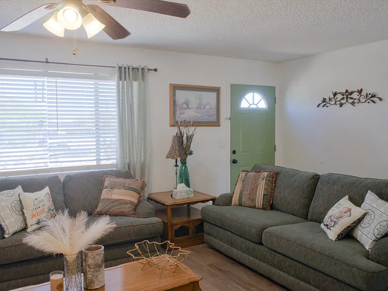 74357 Maricopa Dr — Photo 4