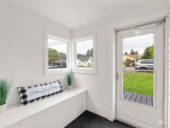 5th image of 128 1st Avenue N