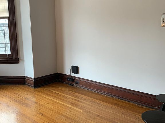 2nd image of 4613 Spruce St APT 1