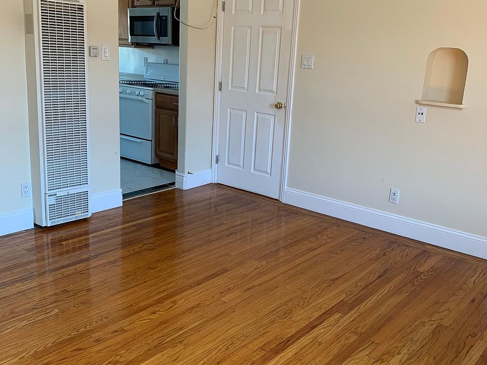 1st image of 782 4th Ave