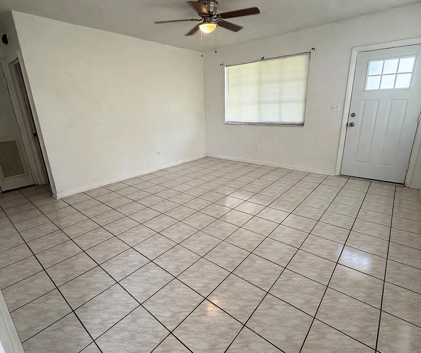 2 bed, $2,350 — Photo 2