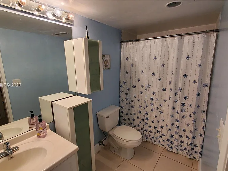 19390 Collins Ave #1124 — Photo 7