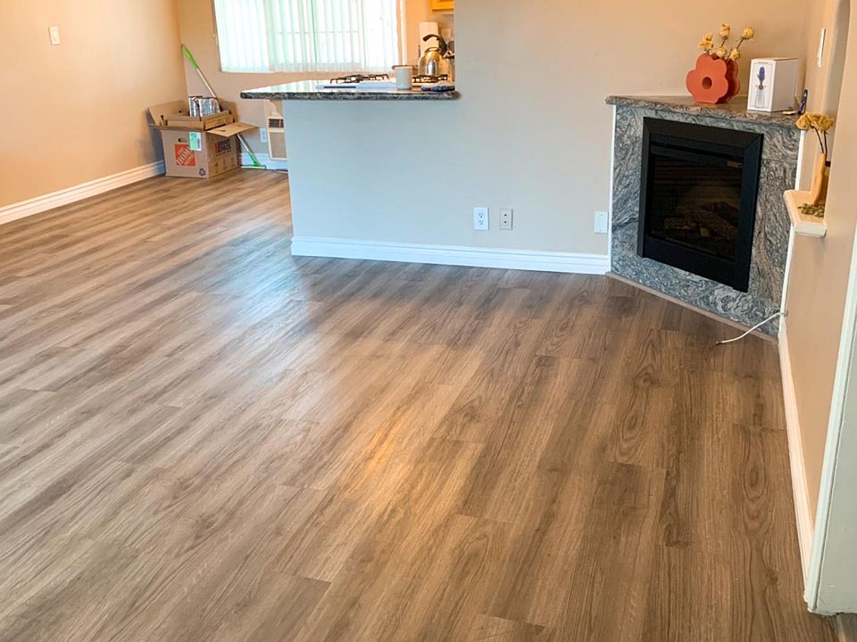 1st image of 812 W Huntington Dr #16