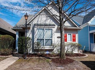 1424 Island Town Dr, Memphis, TN 38103