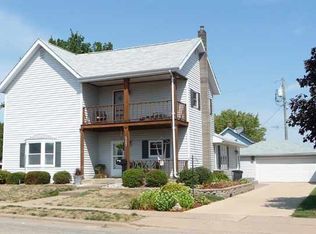117 W Clemens St, Cuba City, WI 53807