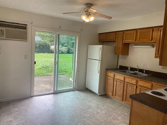 2nd image of 2809 W Cypress Dr