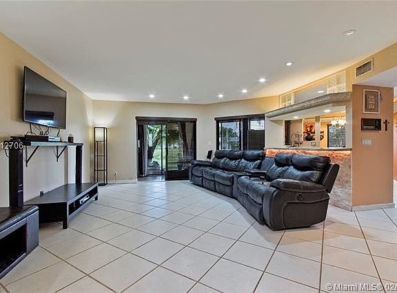 3rd image of 9169 W Sunrise Blvd