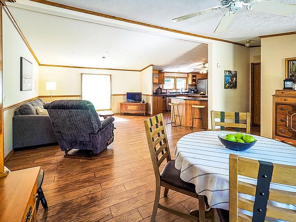 5th image of 84 Thelen Dr