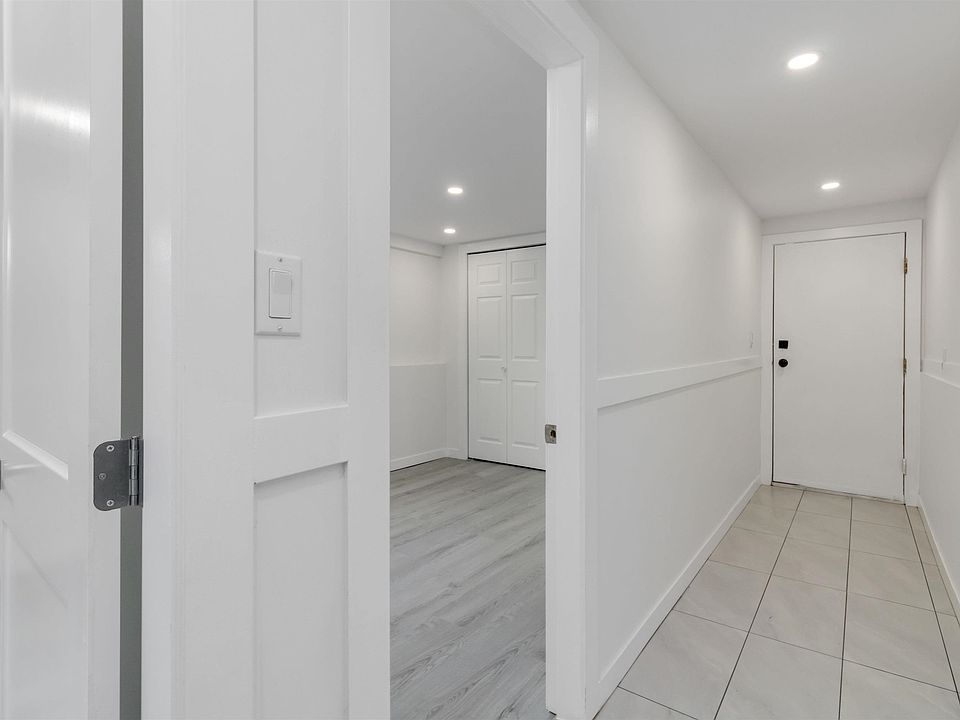1st image of 46190 Larch Ave