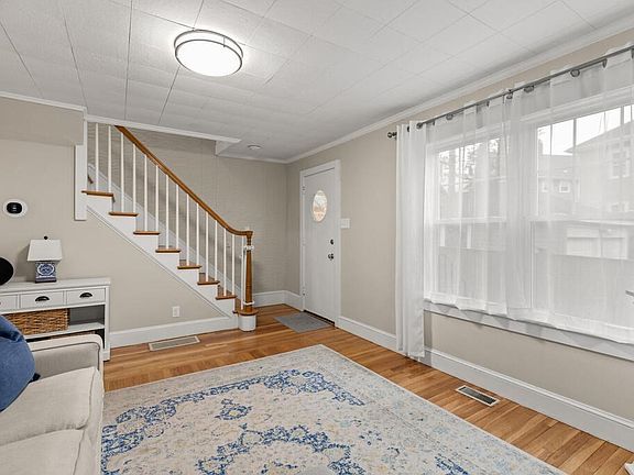 5th image of 99C Thacher St
